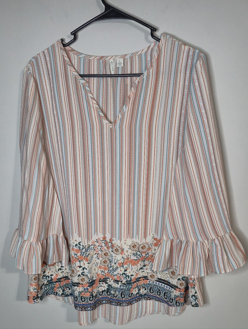 est 1946 Size Large Striped Floral Hem Blouse